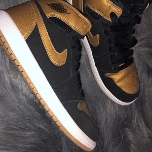 Air Jordan 1 Retro High BG Black/Metallic Gold